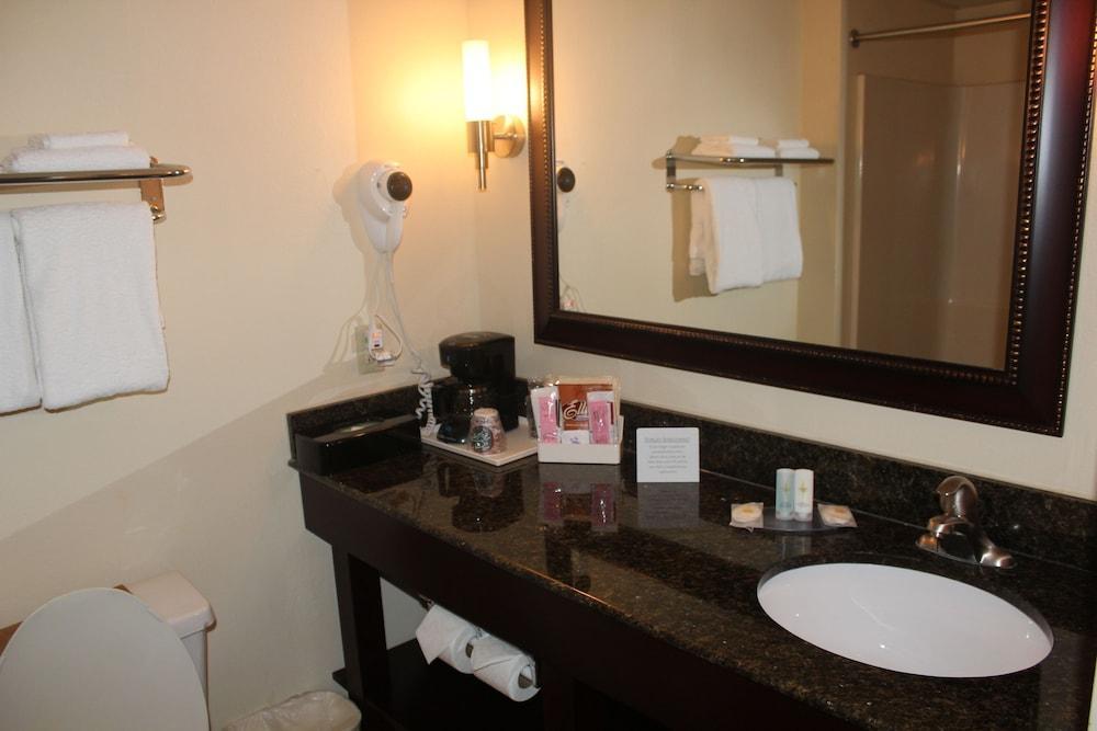 Comfort Feasterville - 2*