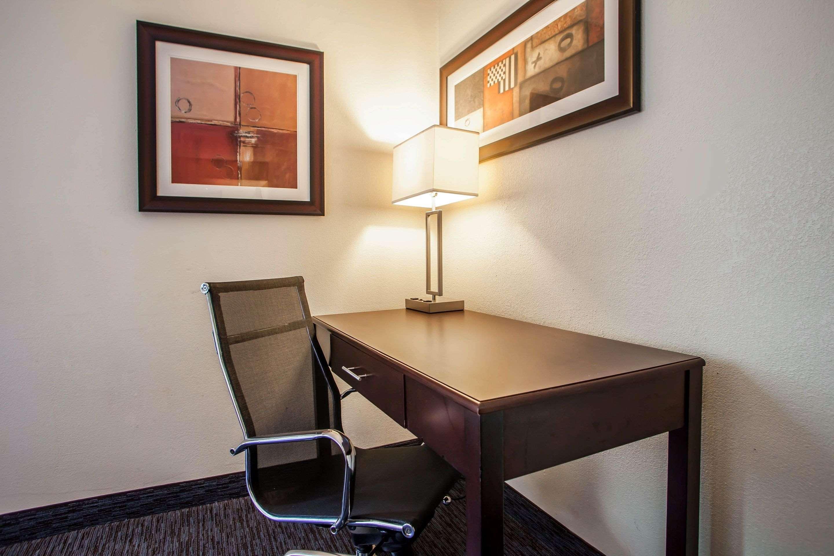 Comfort Feasterville - 2*